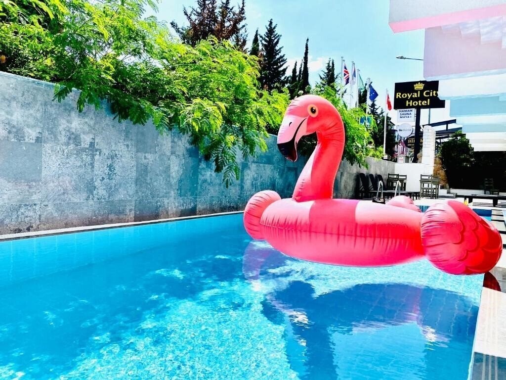 Фото The Royal City Hotel 3*