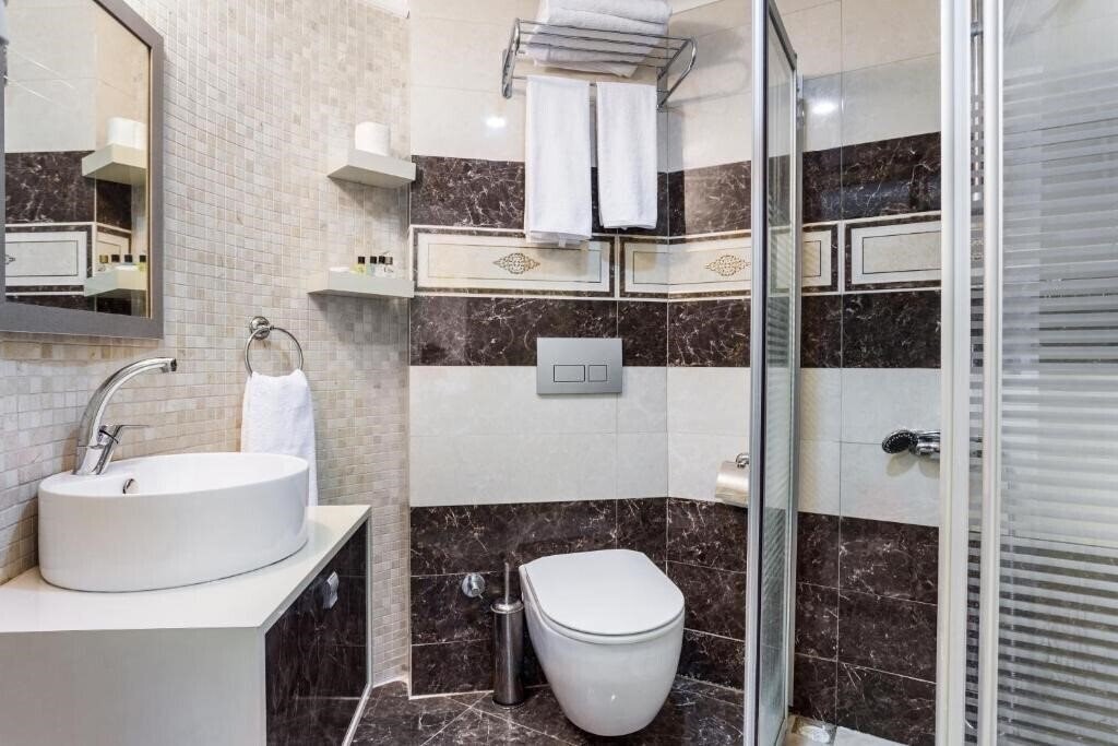 Фотографія Ayhan Hotel 3*