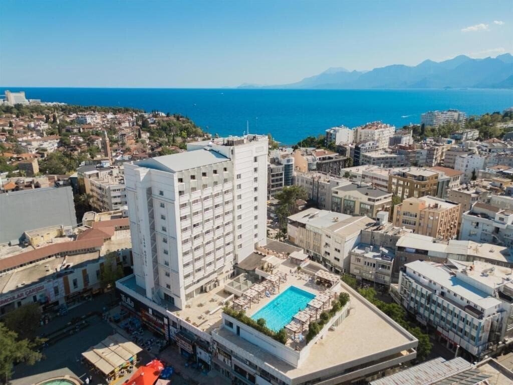 Готель Best Western Plus Khan 4*