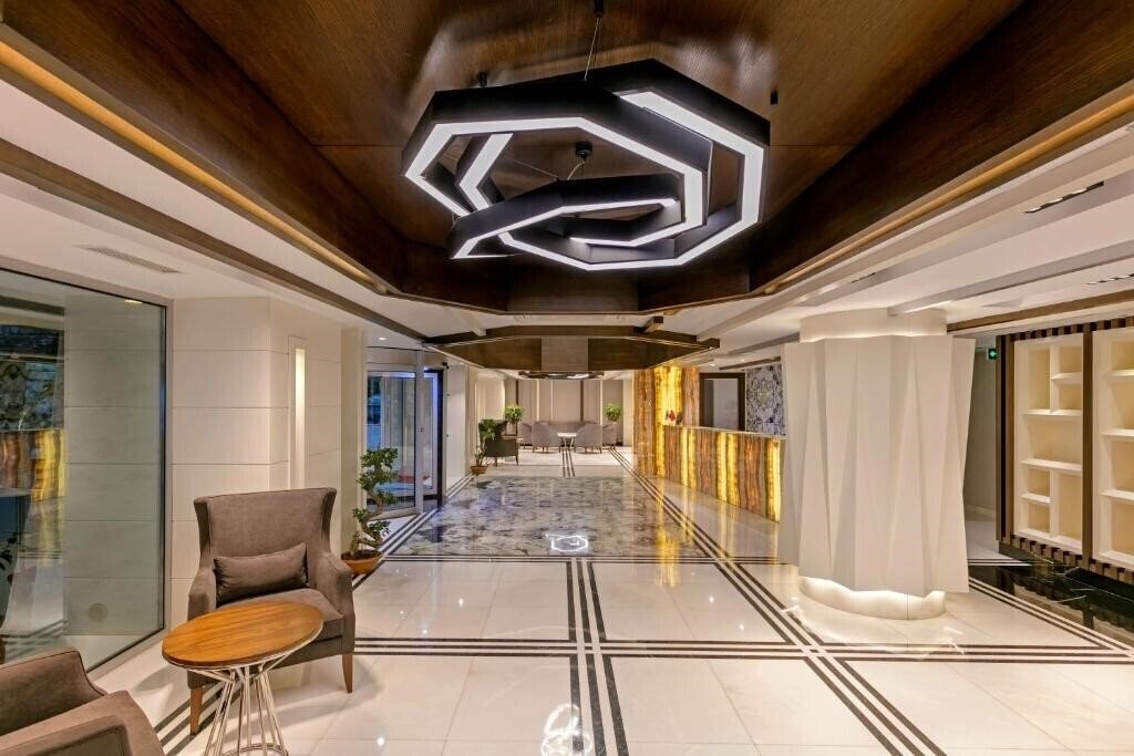 Фотография B Business Hotel & SPA 4*
