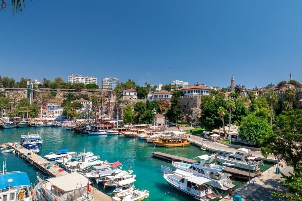 Готель Adalya Port Hotel 4*