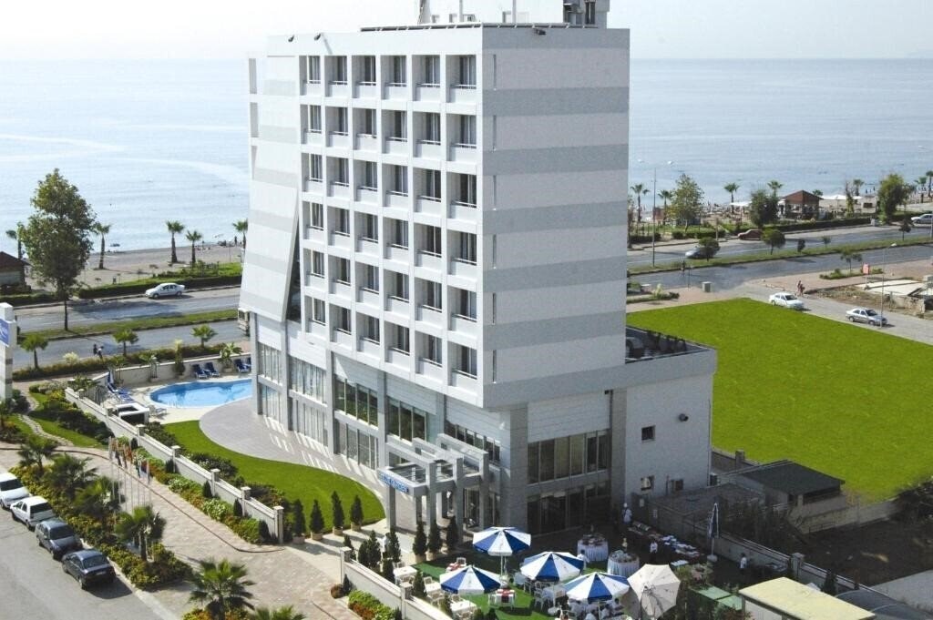 Отель Blue Garden Hotel 4*