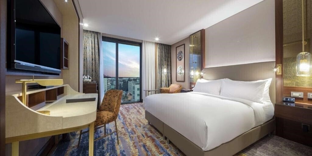 Фото Double Tree By Hilton Antalya City Centre 5*