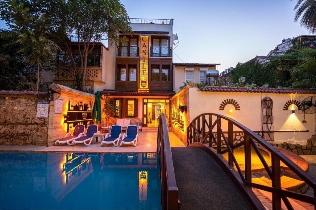 Отель Castle Old Town Hotel 3*