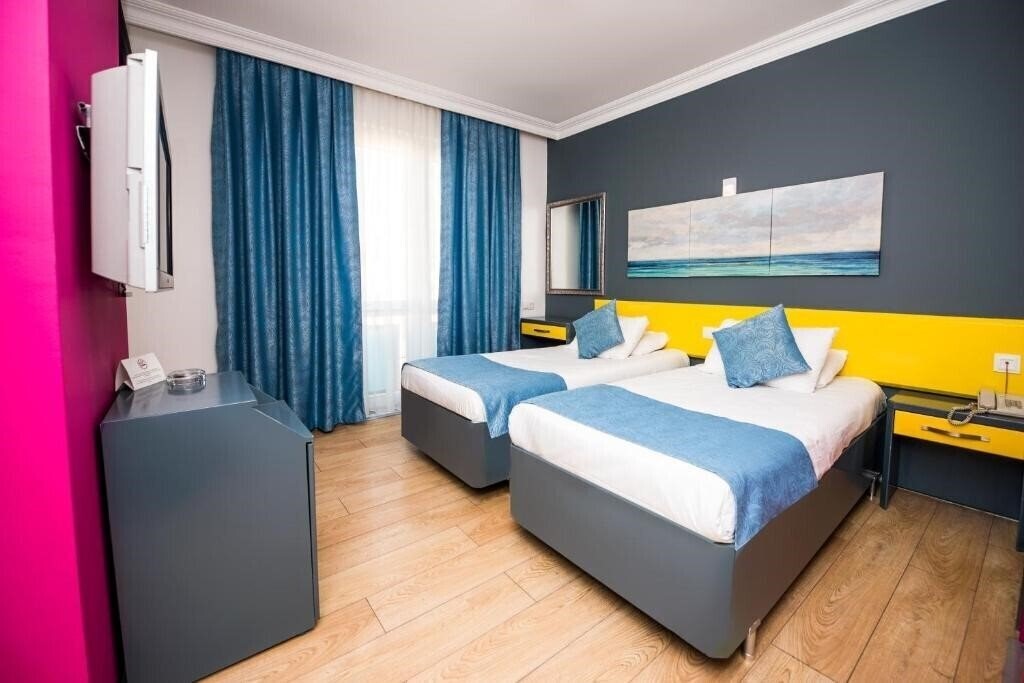 Готель Mera Park Hotel 3*