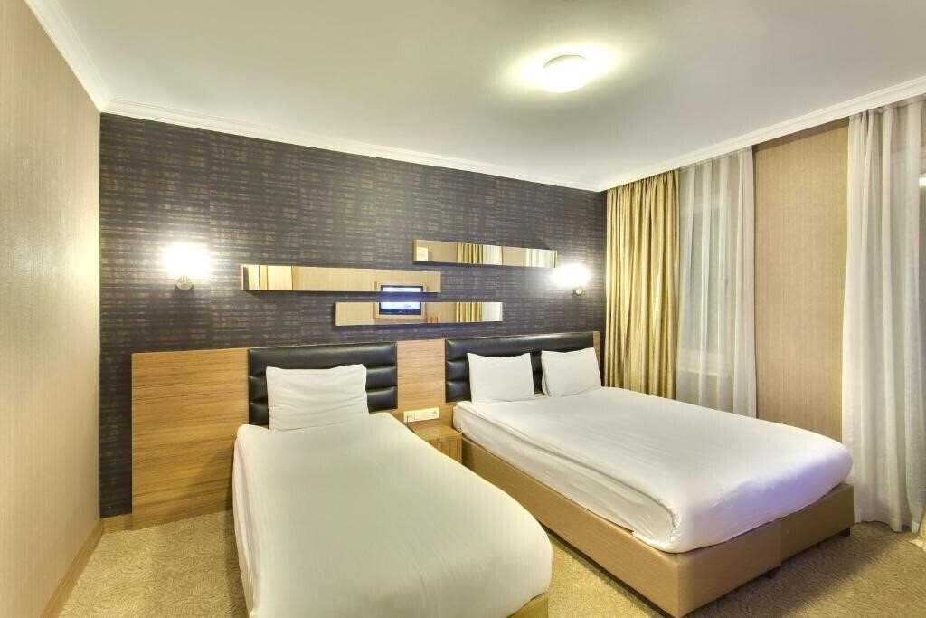 Готель Antroyal 3*