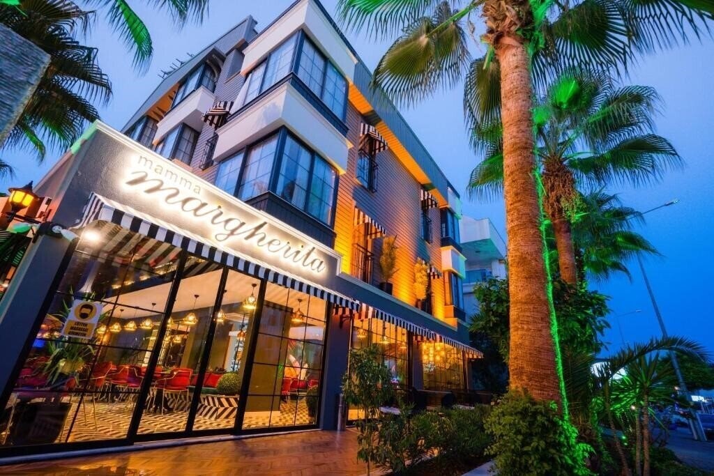 Готель Basel Hotel 2*