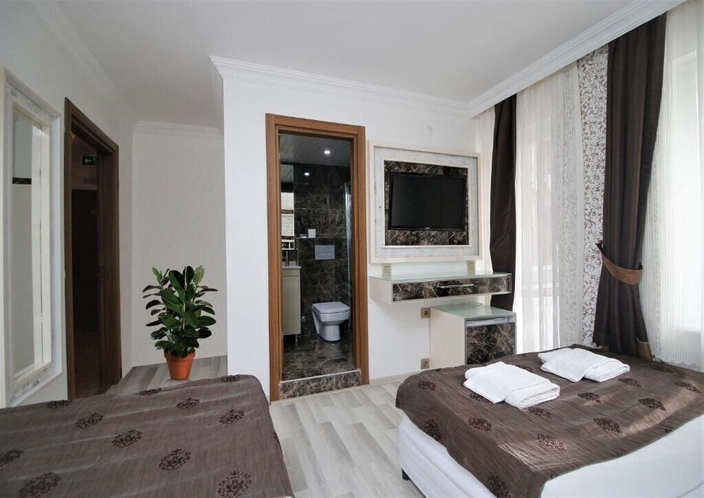 Фотография Behram Hotel 2*