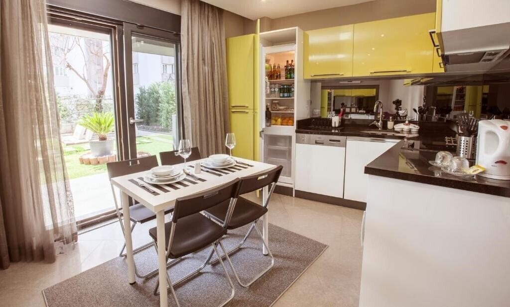 Отель Bmk Suites & Apartments 3*