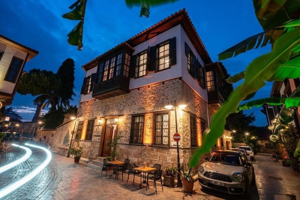 Отель Cedrus Hotel 2*