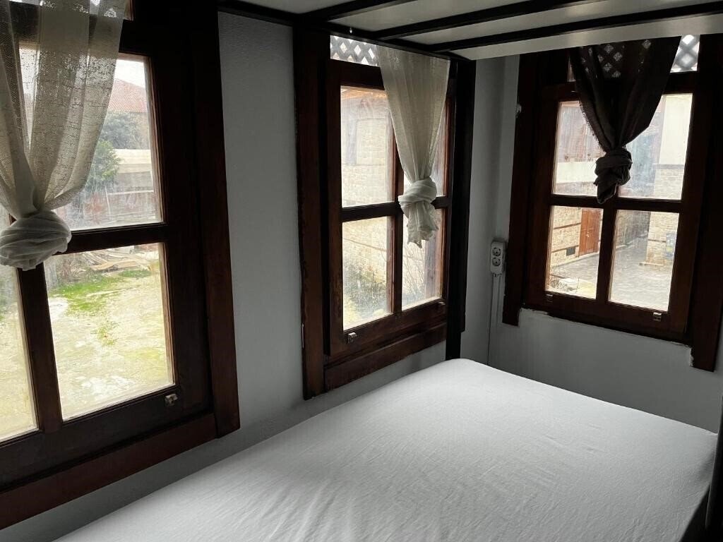 Картинка Kuyu Beergarden Hostel 3*