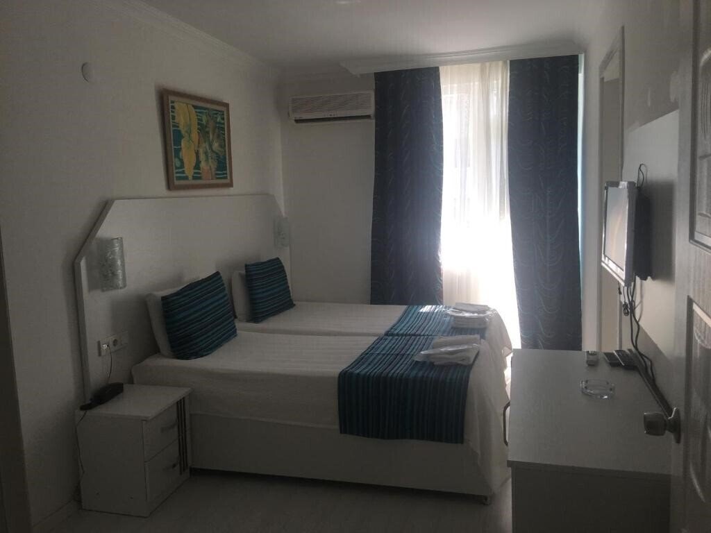Фото Teos Hotel 3*