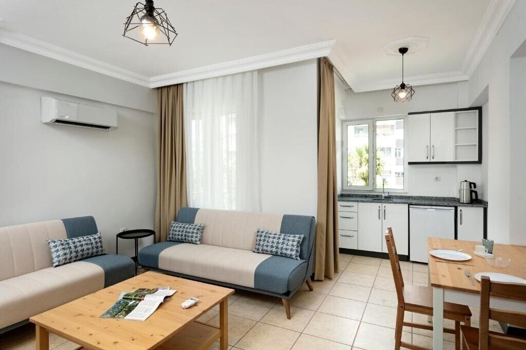 Готель Otium Boutique Happy Suites 3*