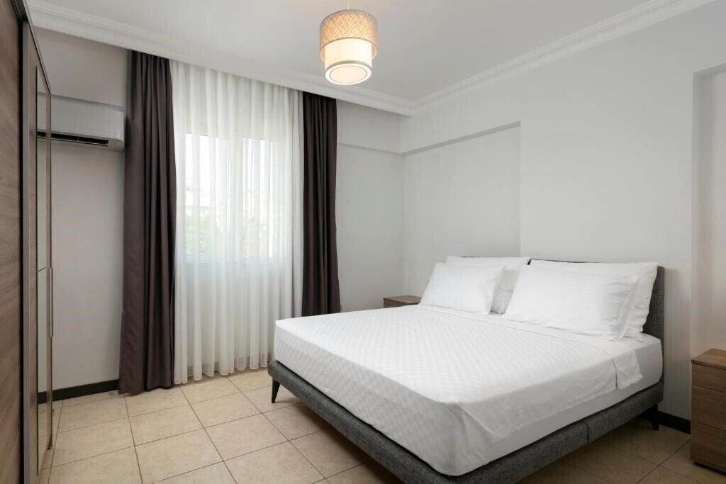 Фотографія Otium Boutique Happy Suites 3*