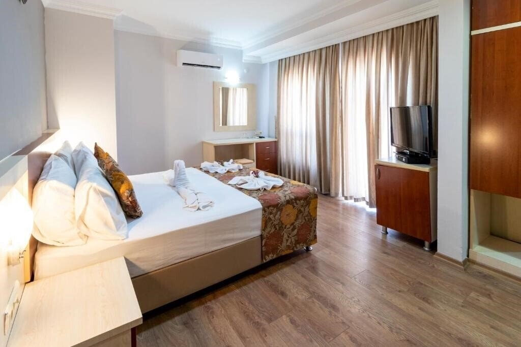 Фото Lara Dinc Hotel 3*