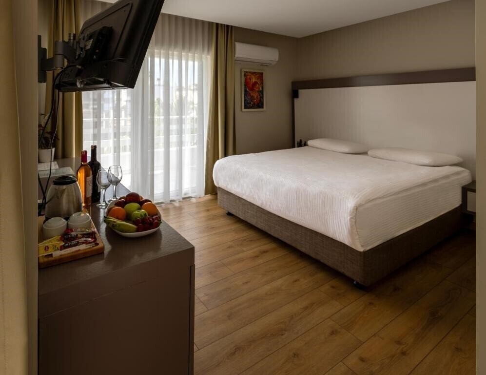 Готель Mene City Hotel 2*