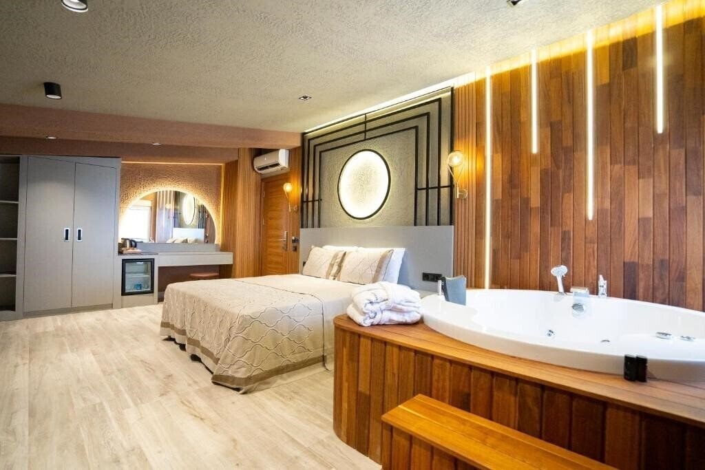 Фото Antalya City Hotel & SPA 4*