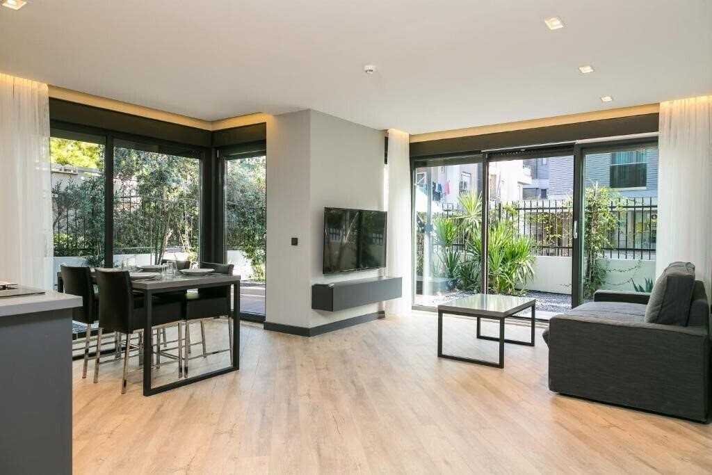 Готель Z Suites Hotel 3*