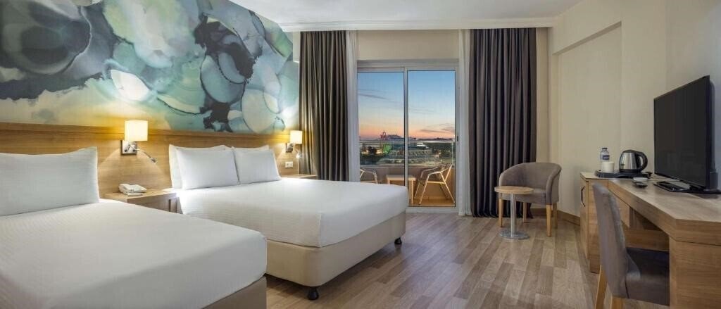 Фото Wyndham Garden Lara 4*