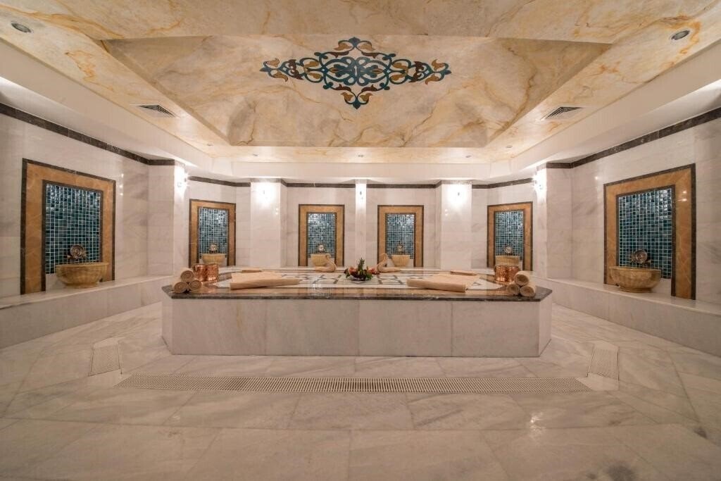 Фотографія Wyndham Garden Lara 4*