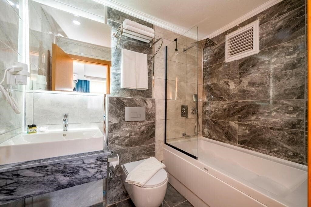 Фото Diamond Luxury Hotel Antalya 4*