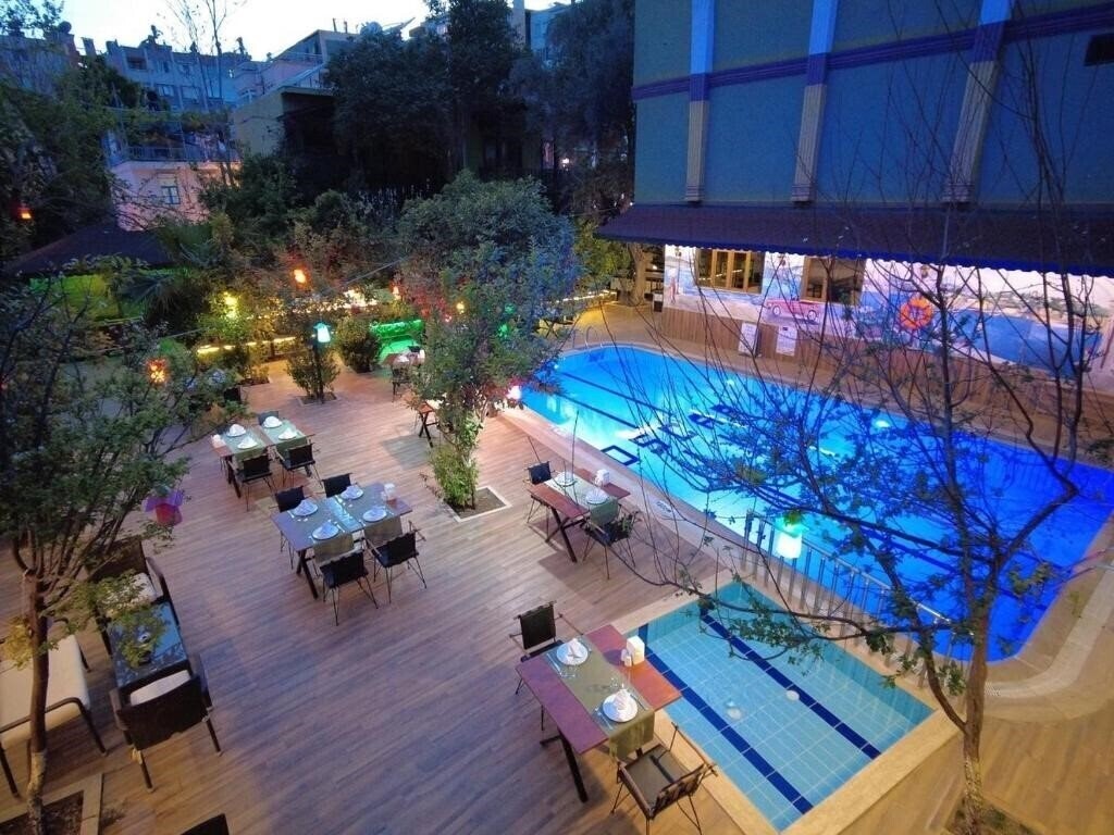 Готель Oscar Garden Hotel 3*