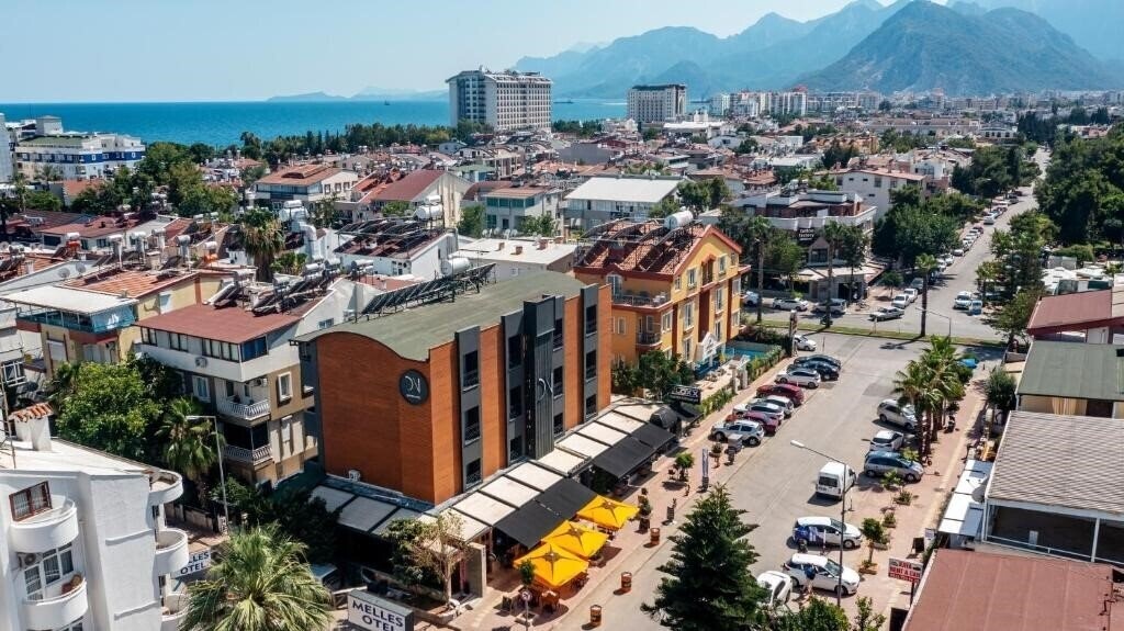 Отель Der Inn Konyaaltı 4*