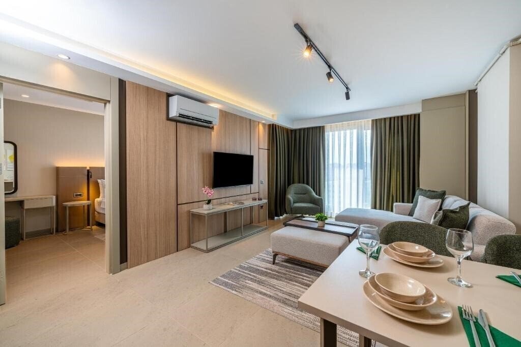 Отель Casamax Suites 4*