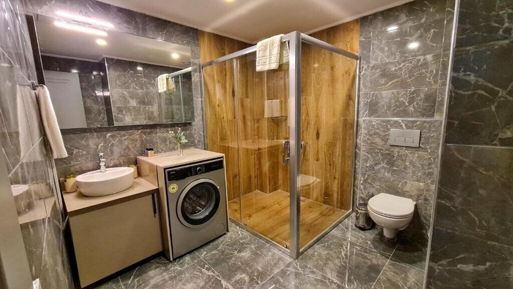 Фотографія Lets Stay Panorama Suites 4*