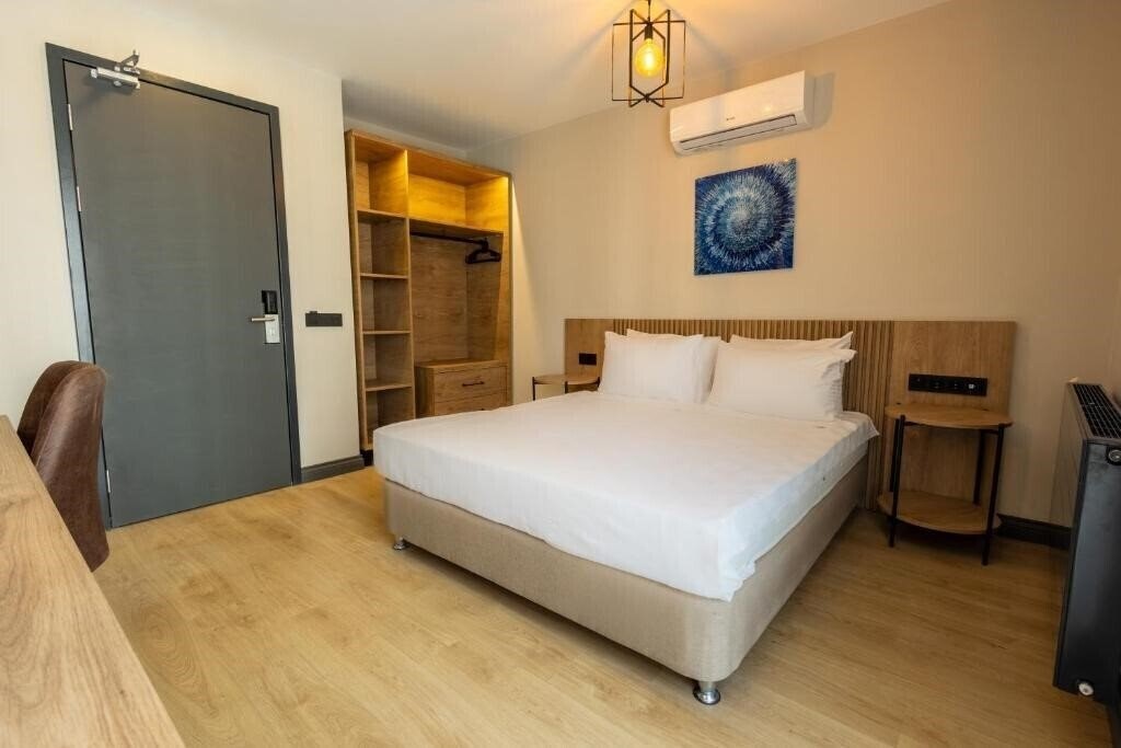 Отель Leliko Suites 3*
