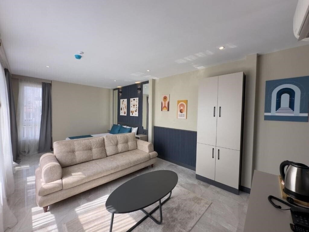 Фото Sky Luxe Hotel 3*