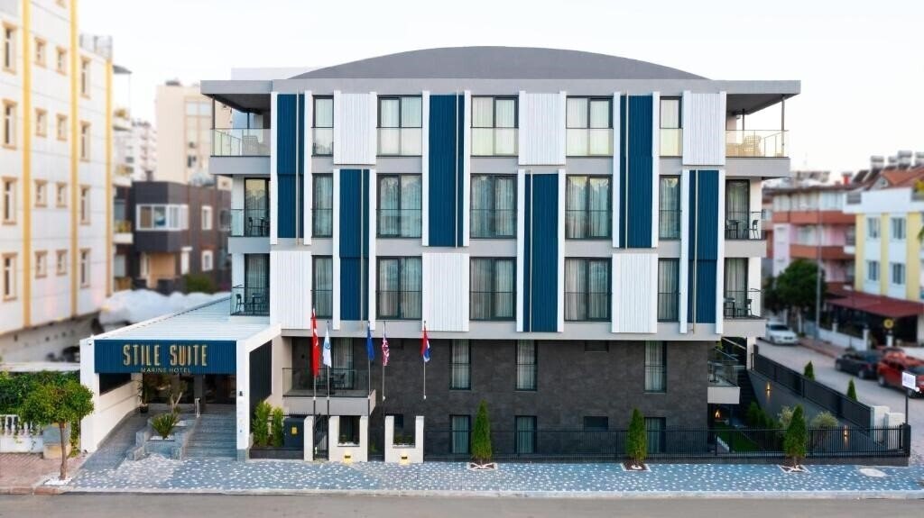Отель Stile Suite Marine Hotel 4*