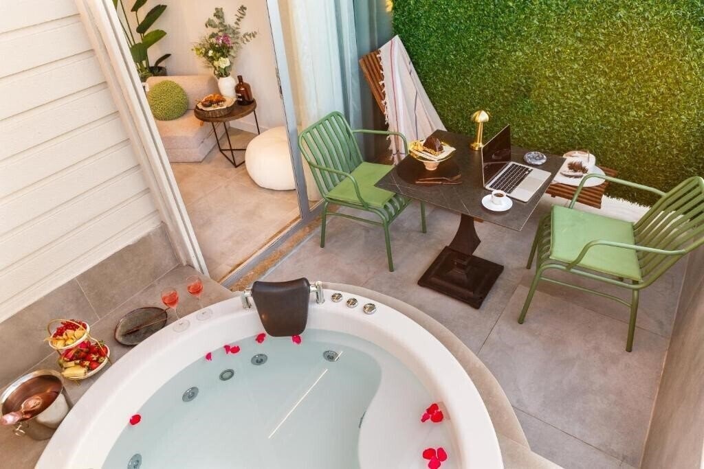 Фото Luff Living (Adults Only 12+) 3*
