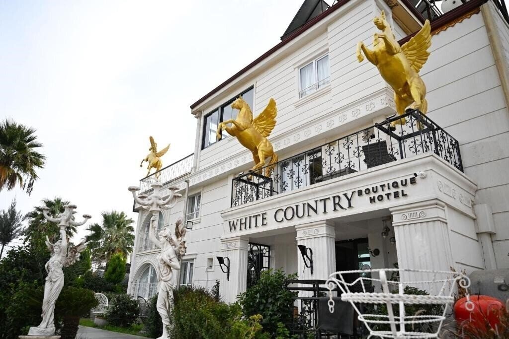 Готель White Country Villages Hotel 3*