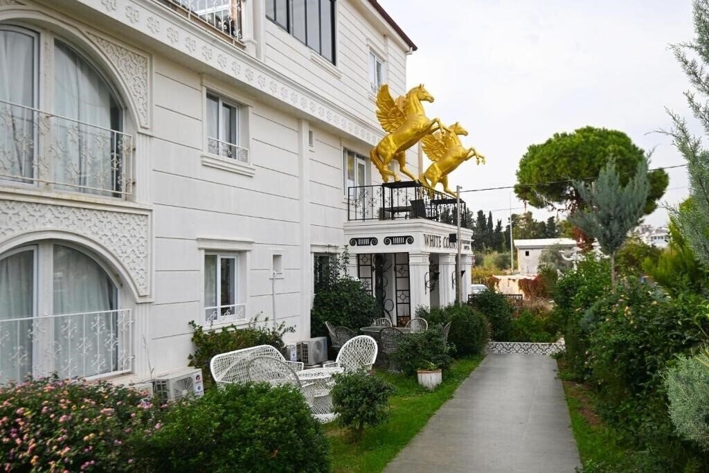 Фотографія White Country Villages Hotel 3*