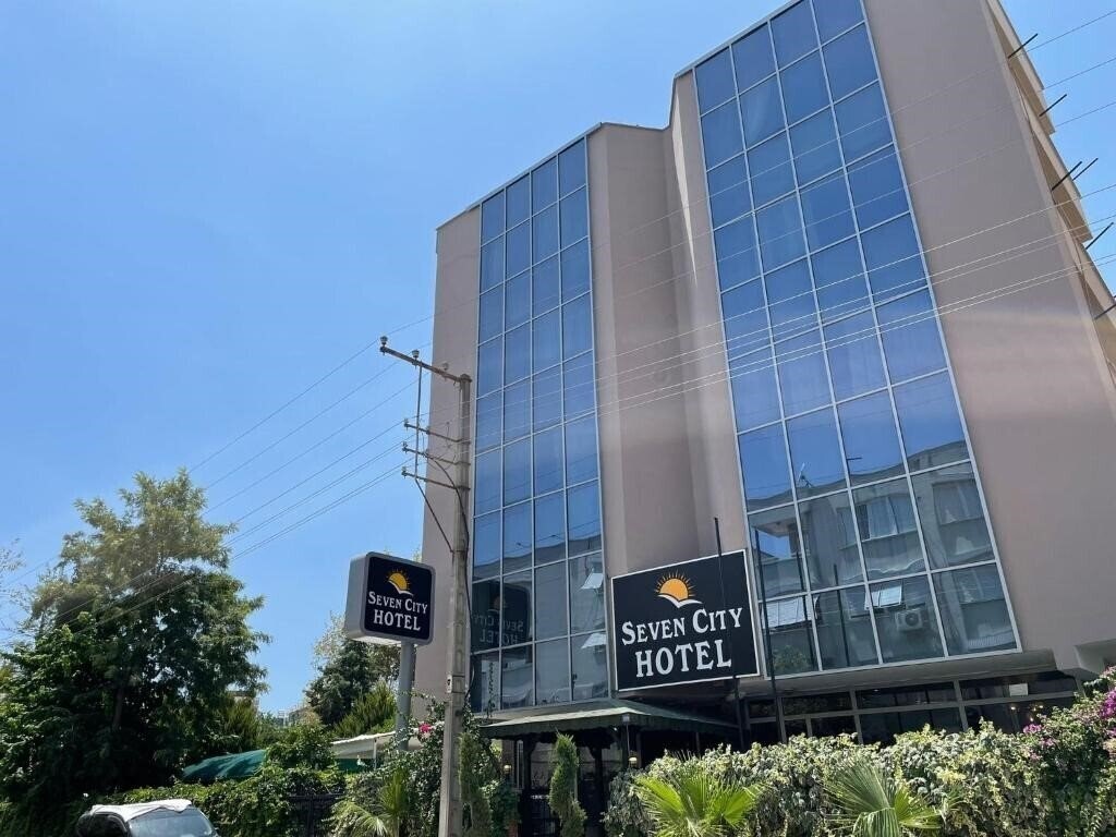 Готель Seven City Hotel 2*