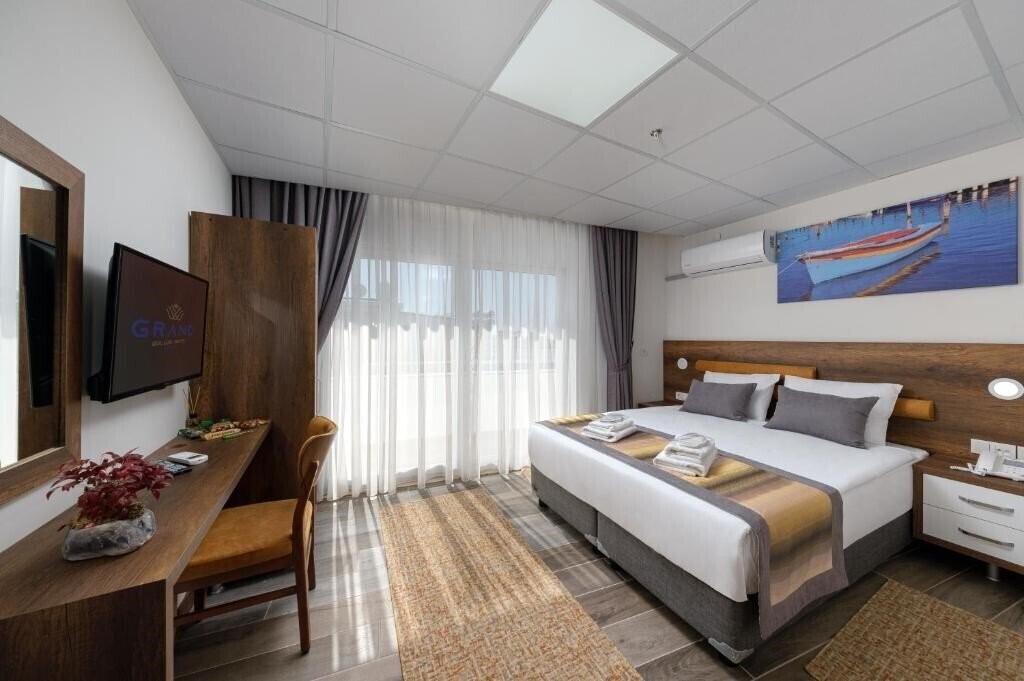 Фото River Elite Hotel 3*