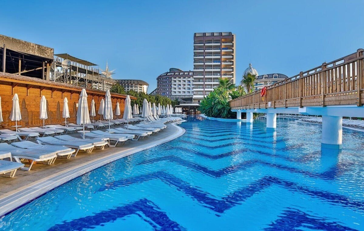 Отель Saturn Palace Resort 5*
