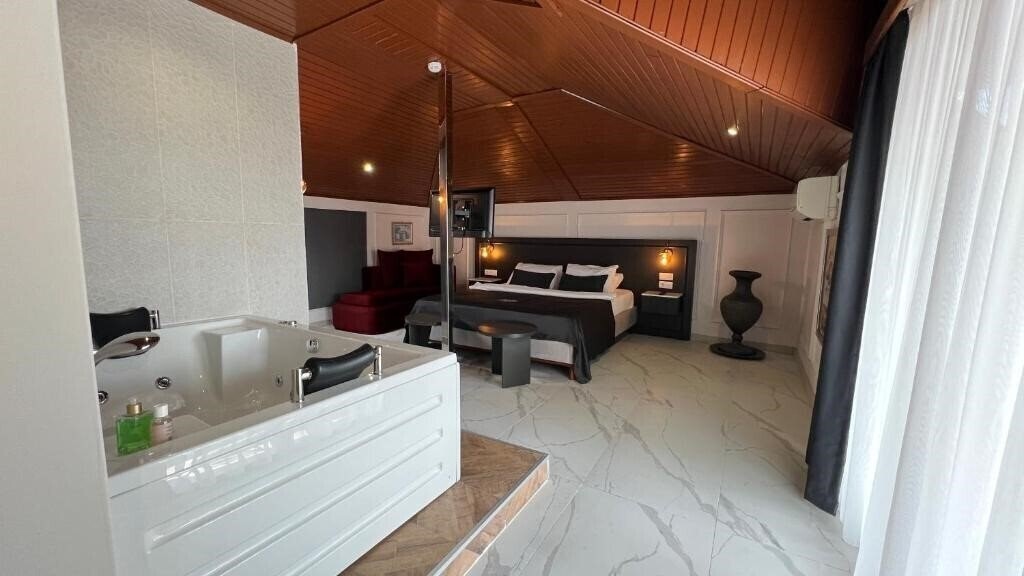 Отель Argos Hotel 3*