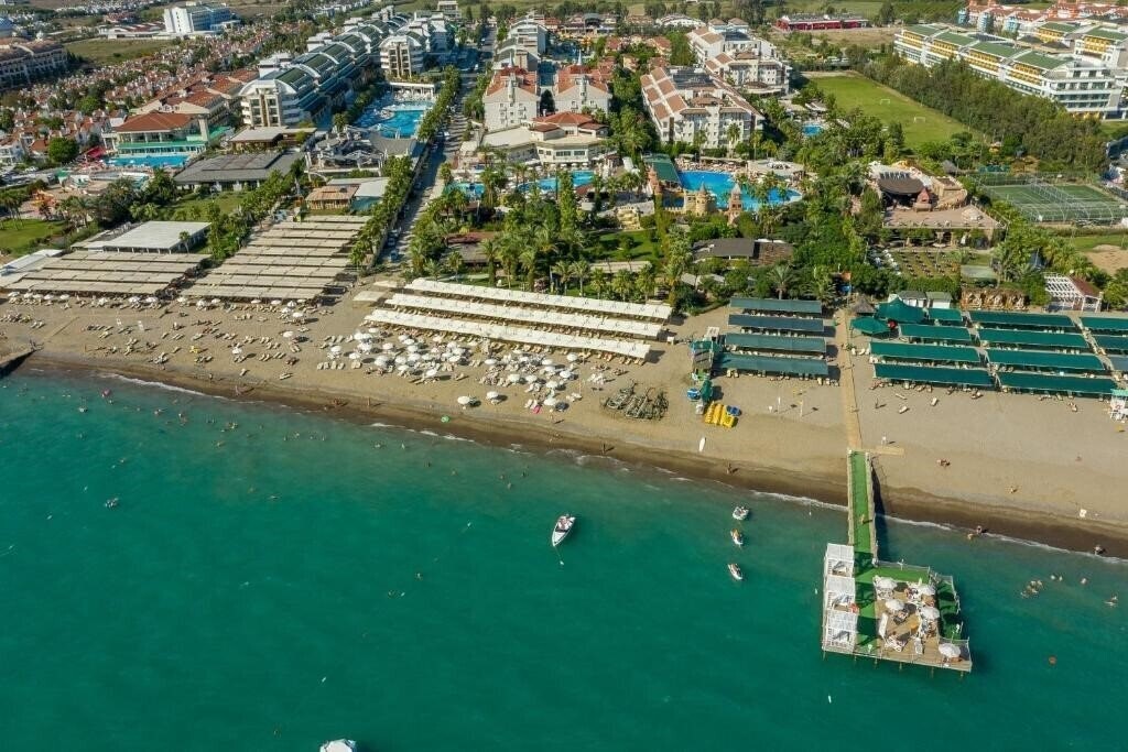 Готель Aydinbey Famous Resort 5*
