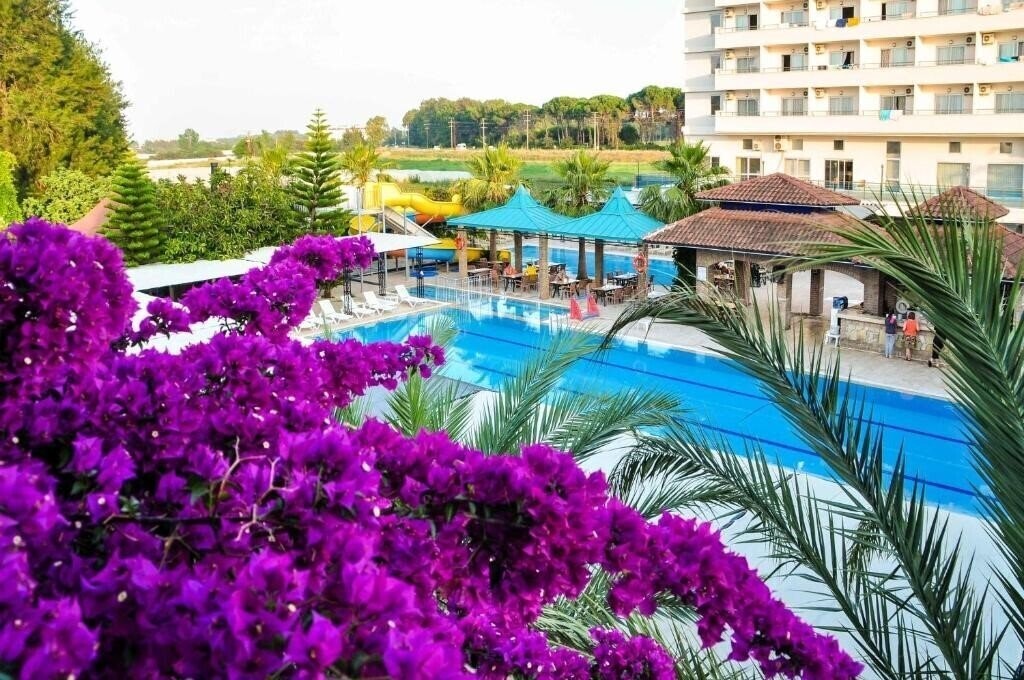 Готель Belkon Club Hotel 4*