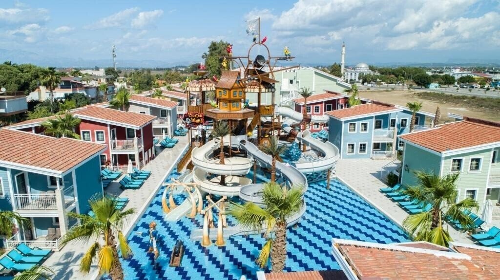 Готель Crystal Club World Of Colours 5*