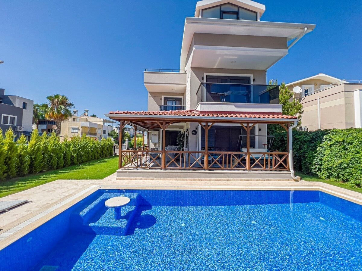 Готель Paradise Town Villa Majesty 3*