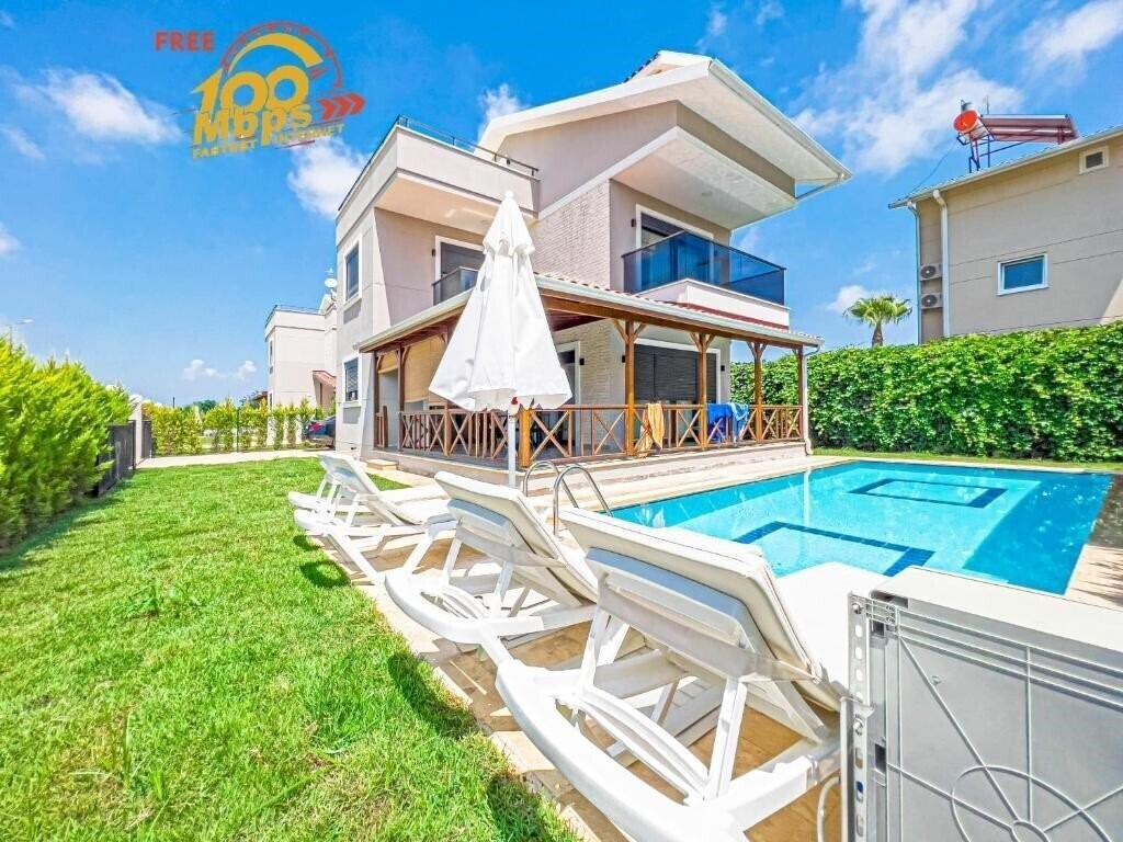 Готель Paradise Town Villa Cordelia 3*