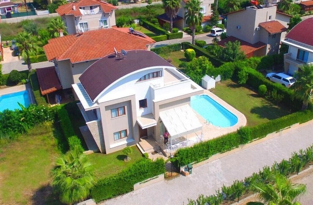 Готель Paradise Town Villa Daisy 3*