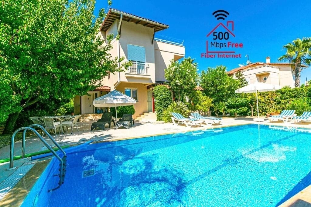 Отель Paradise Town Villa Beldora 3*