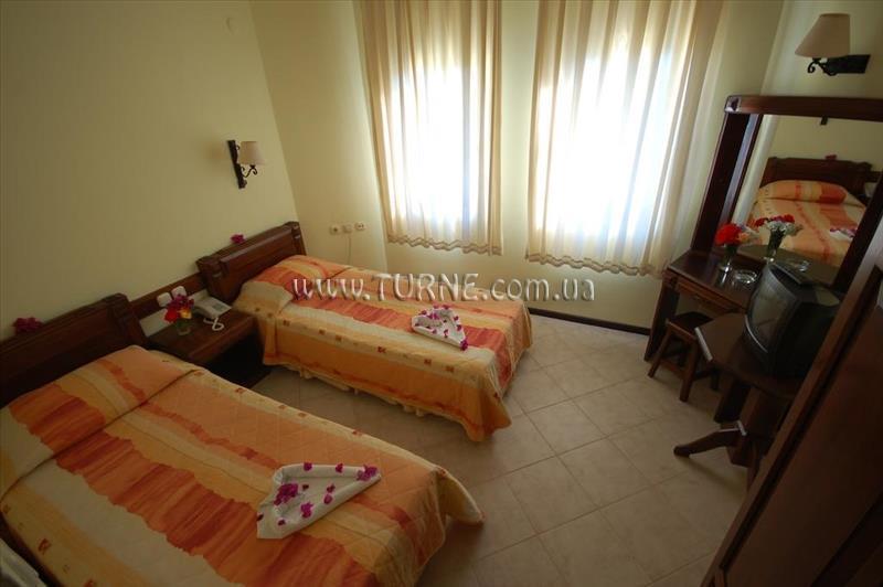 Готель Red Lion Bodrum 2*