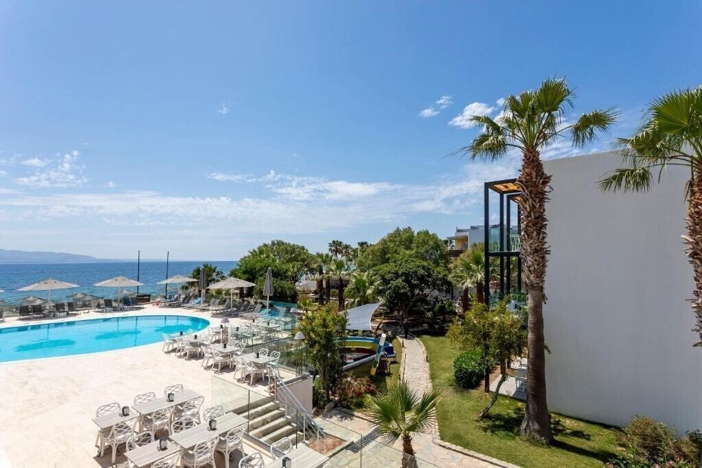 Фотография Charm Beach Hotel 4*