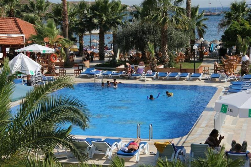 Фотографія Nagi Beach Hotel 3*