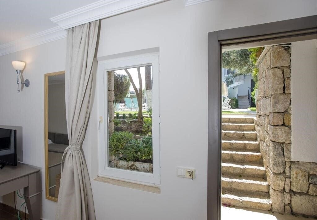 Картинка Moonshine Hotel & Suites 3*